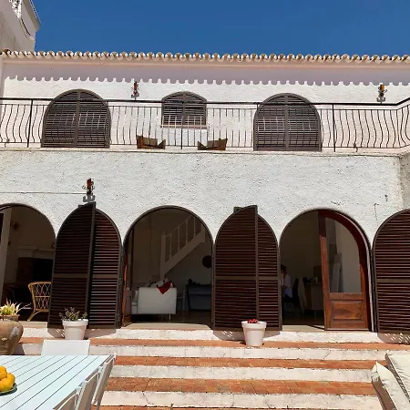 Casa Labirinto Nyaraló